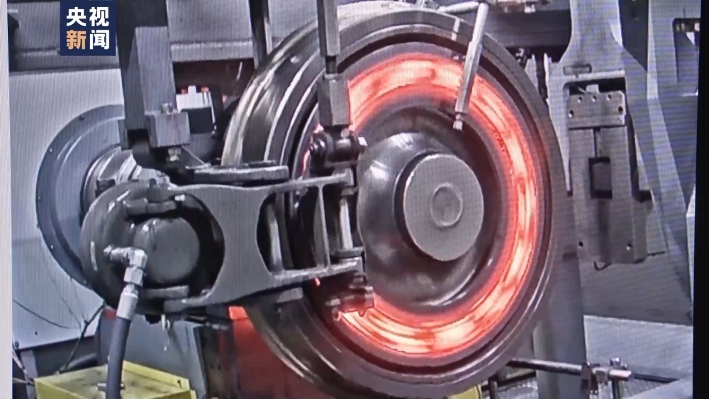 发展新质生产力·一线观察丨记者探访CR450关键系统实验室 发展新质生产力·一线观察丨记者探访CR450关键系统实验室