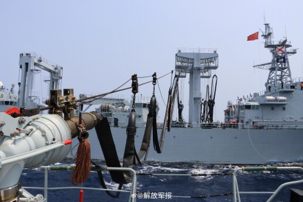 看现场！直击海上综合补给演练