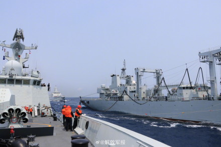 看现场！直击海上综合补给演练