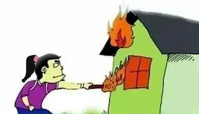 最后的清醒，夫妻吵架妻子放火烧家后自行报警，获刑！