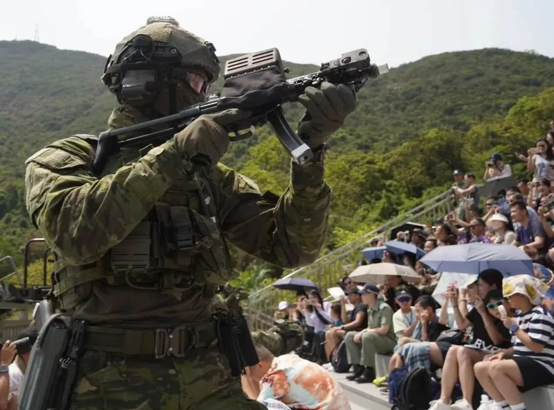 场面震感！飞虎队、反恐特勤队、飞行服务队齐上阵