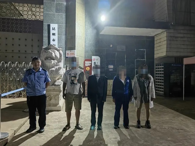 昆明警方打掉7个流动赌场,其中一个竟然在猪圈里..... 昆明警方打掉7个流动赌场,其中一个竟然在猪圈里.....