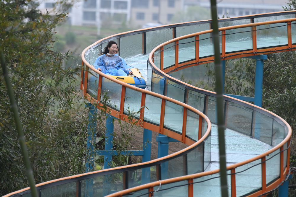 浙江安吉：山川乐园引客来