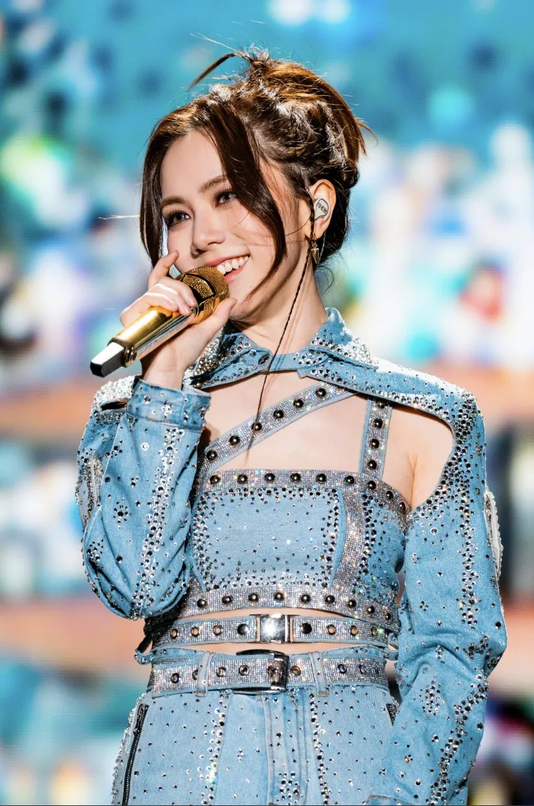 知名女星演唱会突发！两名福建人被抓！