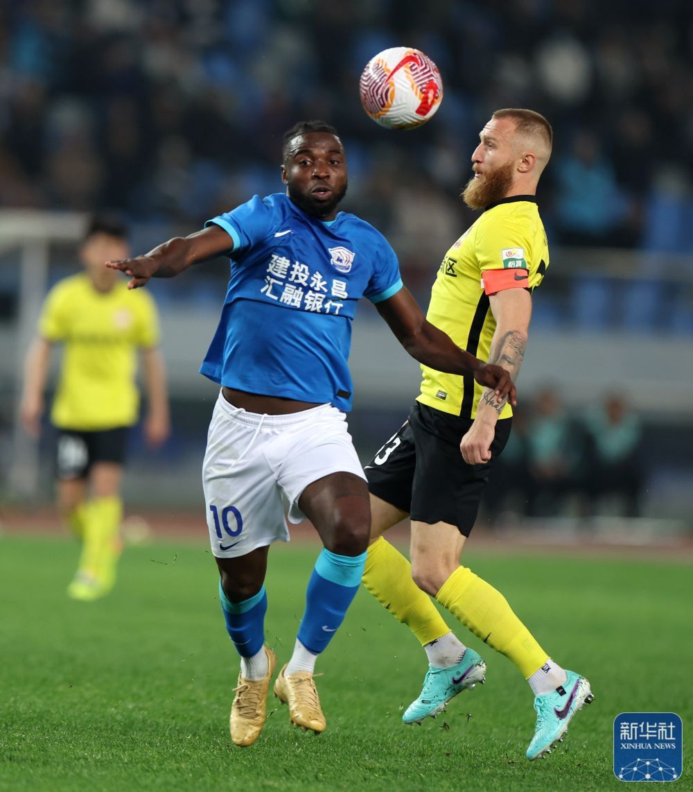 足球丨中超：沧州雄狮胜青岛西海岸