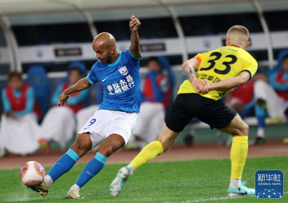 足球丨中超：沧州雄狮胜青岛西海岸
