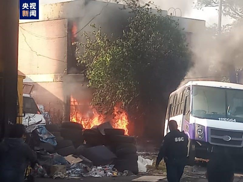 墨西哥城一直升机坠毁 至少3人死亡