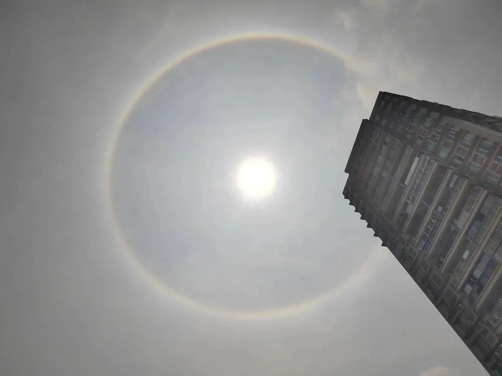 广东多地现日晕，专家提醒！