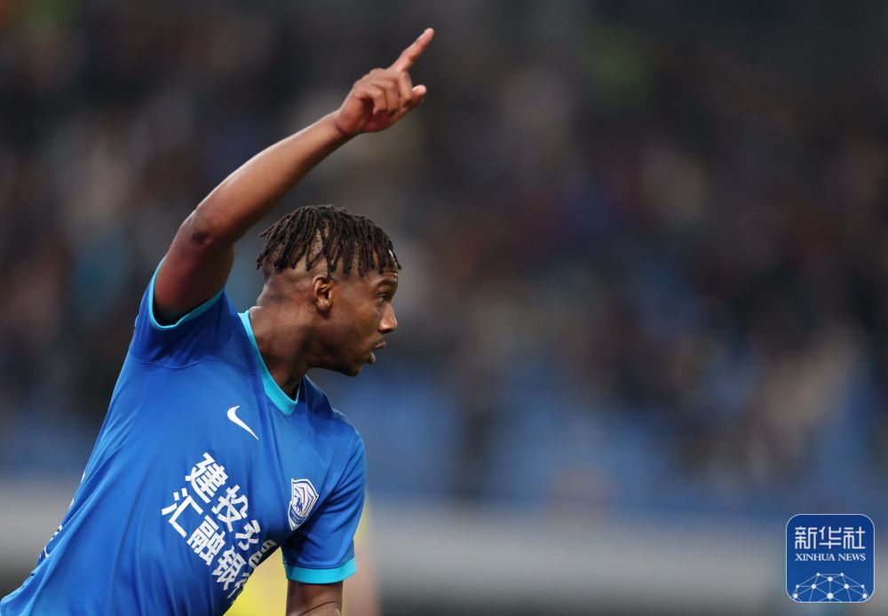 足球丨中超：沧州雄狮胜青岛西海岸