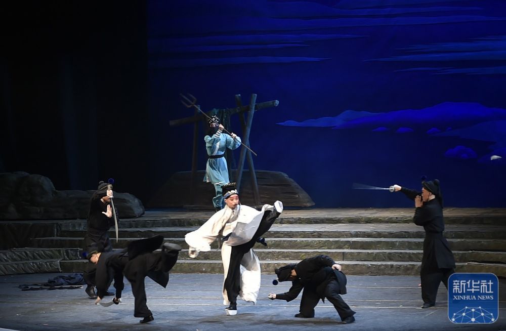 新编历史京剧《阳明悟道》在国家大剧院上演