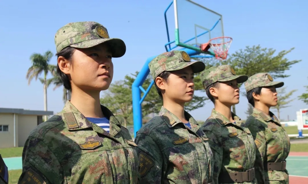 双胞胎女兵,“特3级”×2! 双胞胎女兵,“特3级”×2!