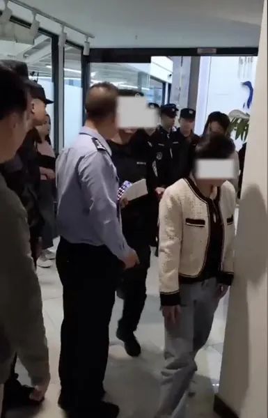 团伙编造“浦东海滩女童走失”相关谣言,获利4万余元!上海警方通报 团伙编造“浦东海滩女童走失”相关谣言,获利4万余元!上海警方通报