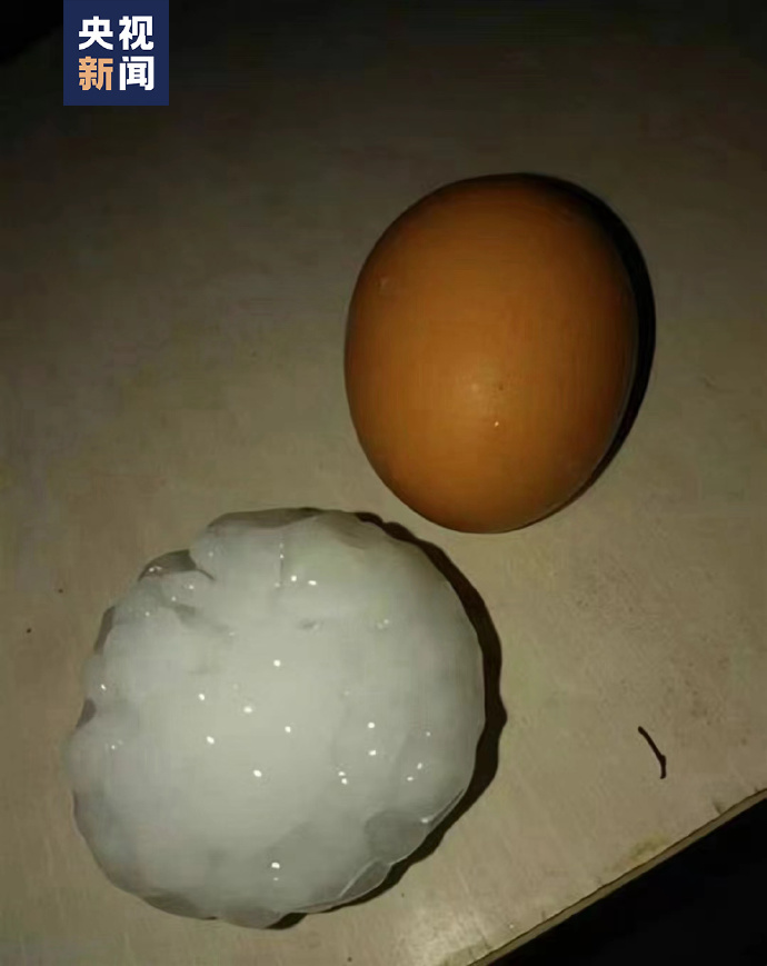 江西多地遭遇冰雹大如鸡蛋，致部分房屋受损、覆膜破损