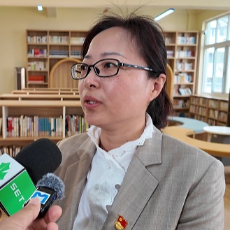 太惊险！沪一小轿车凌晨冲进河里，迅速下沉！危急时刻…