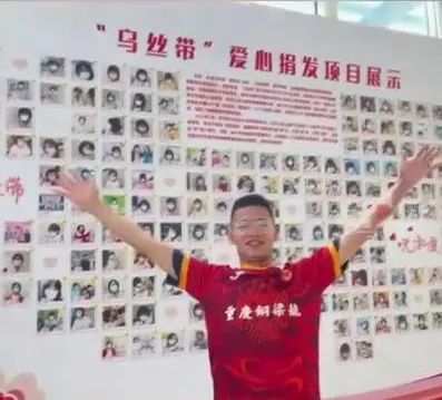 男子5年留65厘米披肩长发，网友怒赞！