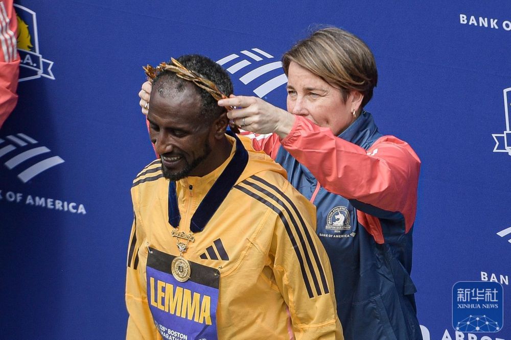 第128届波士顿马拉松举行 第128届波士顿马拉松举行