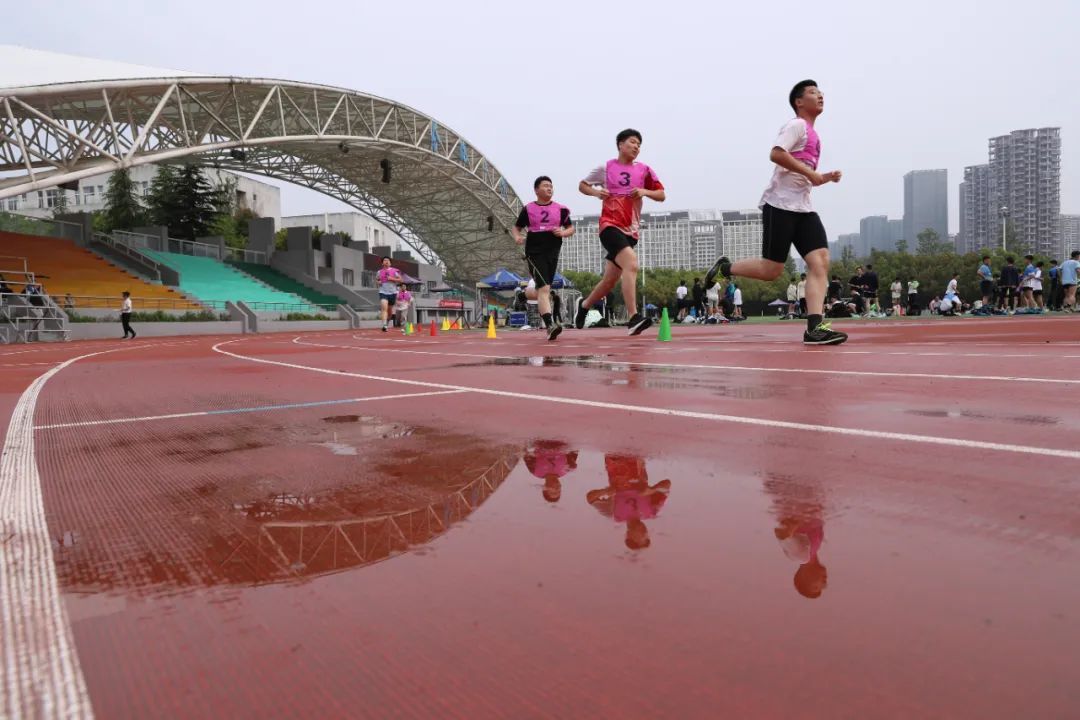 长跑项目回归必考!记者现场直击合肥中考体育考试→ 长跑项目回归必考!记者现场直击合肥中考体育考试→