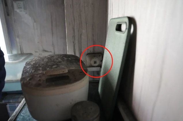 99岁老人火场“历险”,神秘宝物助其避难 99岁老人火场“历险”,神秘宝物助其避难