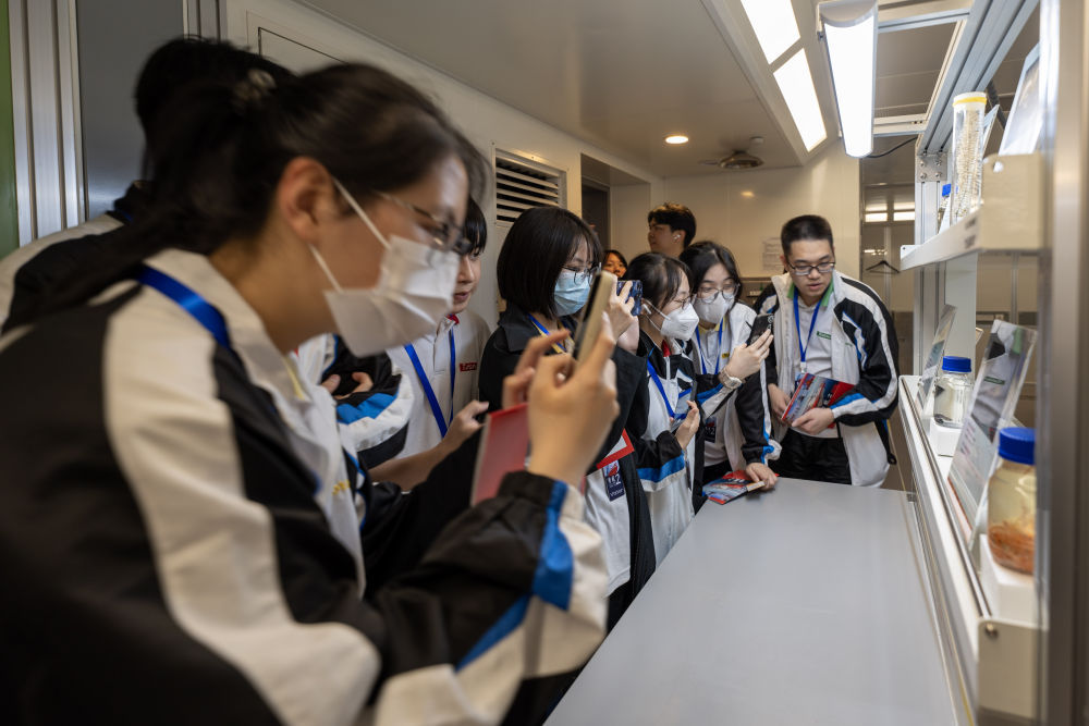 行程8万海里:“雪龙兄弟”带回来什么? 行程8万海里:“雪龙兄弟”带回来什么?