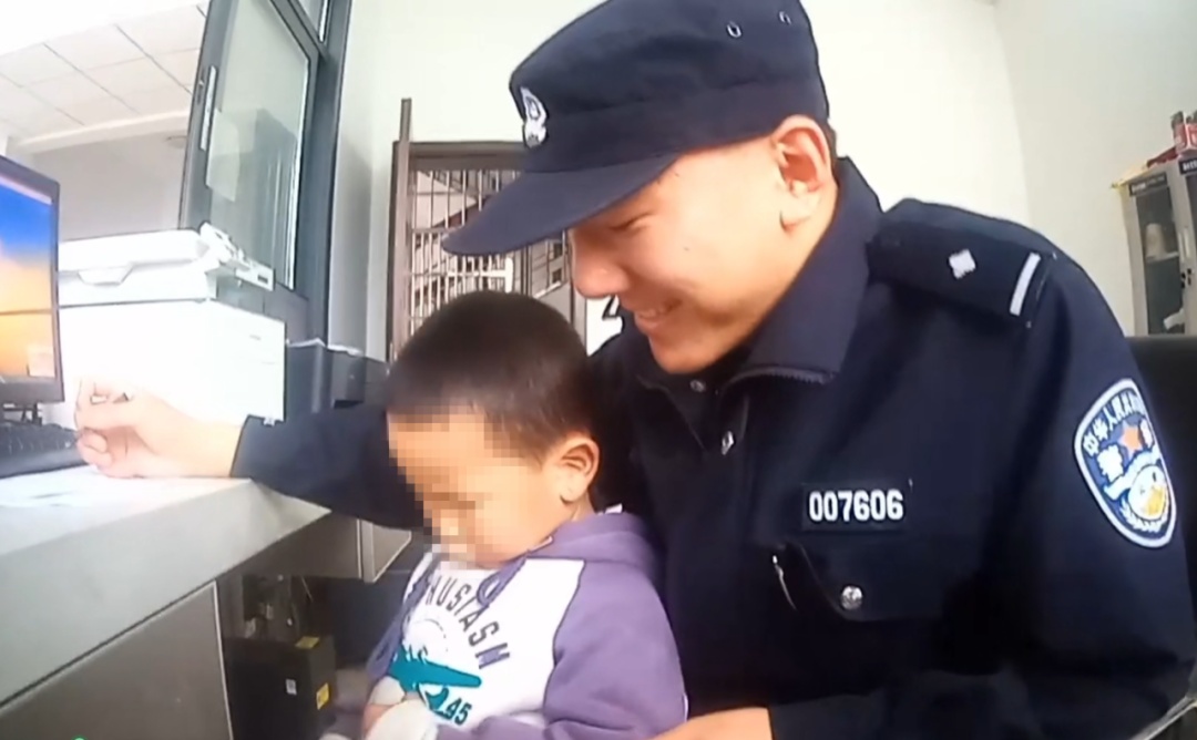 走失萌娃的主线“任务”→问懵警察叔叔 走失萌娃的主线“任务”→问懵警察叔叔