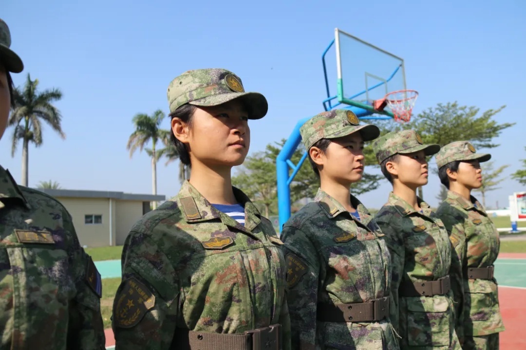李雨琦、李雨彤,飒×2! 李雨琦、李雨彤,飒×2!