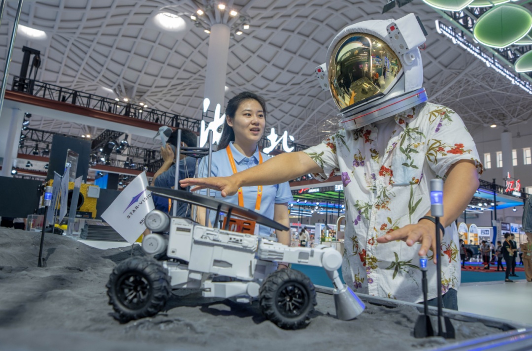 国货出圈，消博会上的国货“潮”在哪儿？