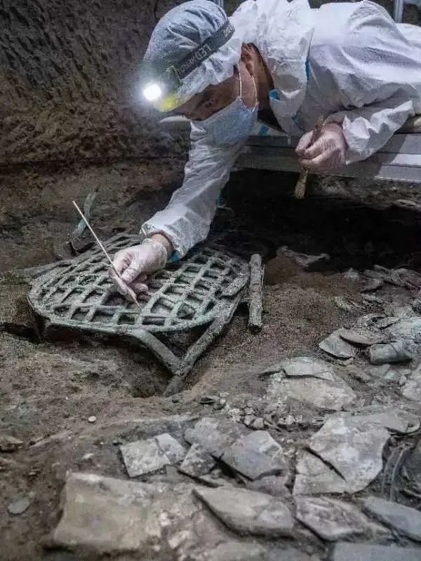 00后已经开始研究三星堆了?“不止!连‘坑长’都是80后和90后!” 00后已经开始研究三星堆了?“不止!连‘坑长’都是80后和90后!”