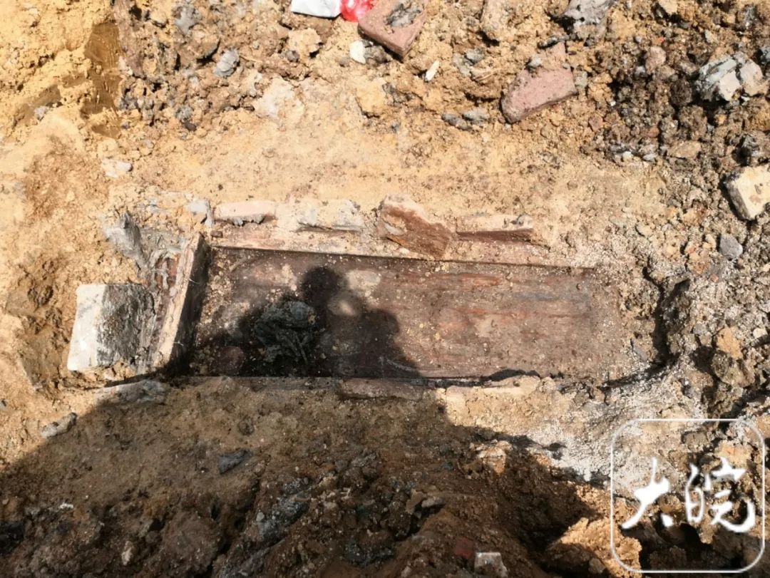 合肥一工地挖出南宋古墓,出土罕见金质供养钱 合肥一工地挖出南宋古墓,出土罕见金质供养钱