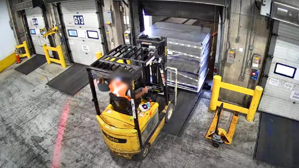 加拿大多伦多机场“黄金大劫案”告破 多名涉案人员仍然在逃