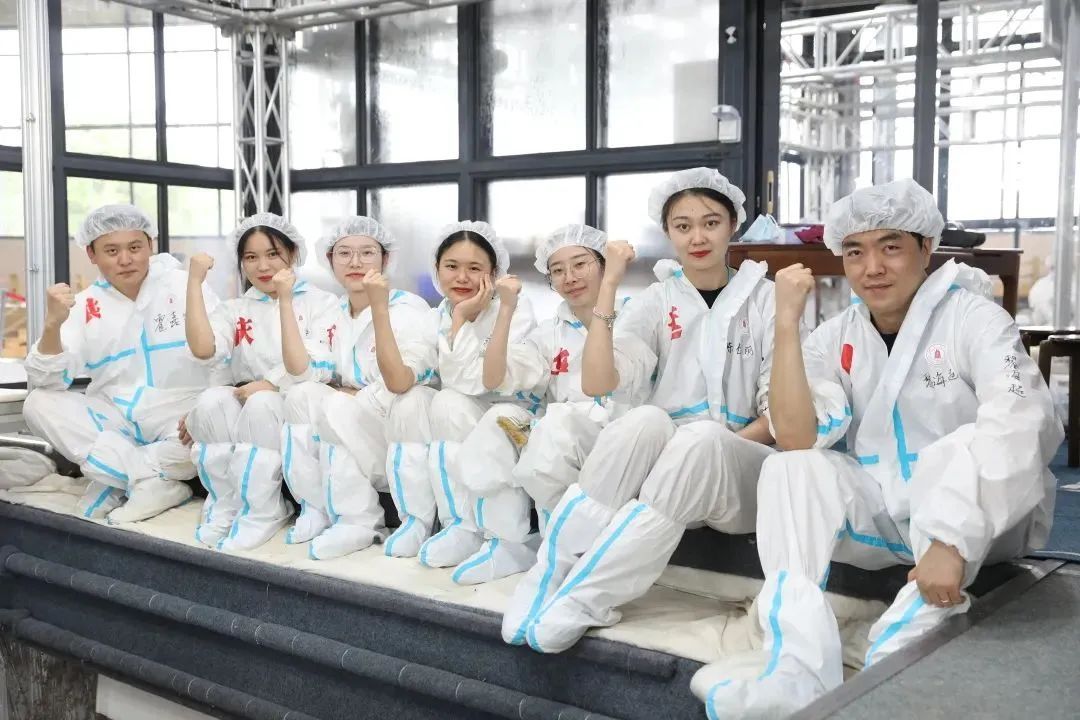 00后已经开始研究三星堆了?“不止!连‘坑长’都是80后和90后!” 00后已经开始研究三星堆了?“不止!连‘坑长’都是80后和90后!”