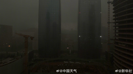 揭秘！为何雷暴天会瞬间天黑