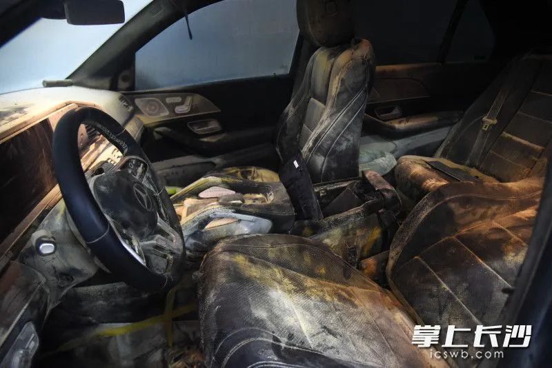 长沙男子刚睡了一小会,车子突然起火了!原因竟是...... 长沙男子刚睡了一小会,车子突然起火了!原因竟是......