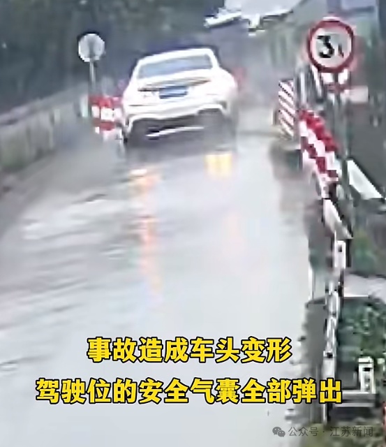 太离谱！1岁娃成了妈妈的“气囊”！网友炸锅：安全意识呢？