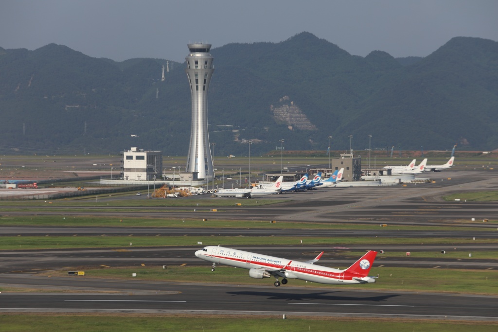 去程于13:40从重庆江北国际机场起飞,15:55到达曼谷素