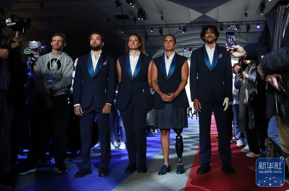 巴黎举行奥运会倒计时100天庆祝活动 巴黎举行奥运会倒计时100天庆祝活动