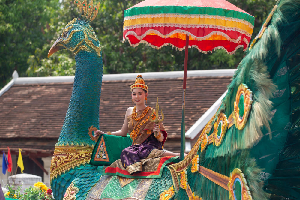 老挝琅勃拉邦庆祝泼水节