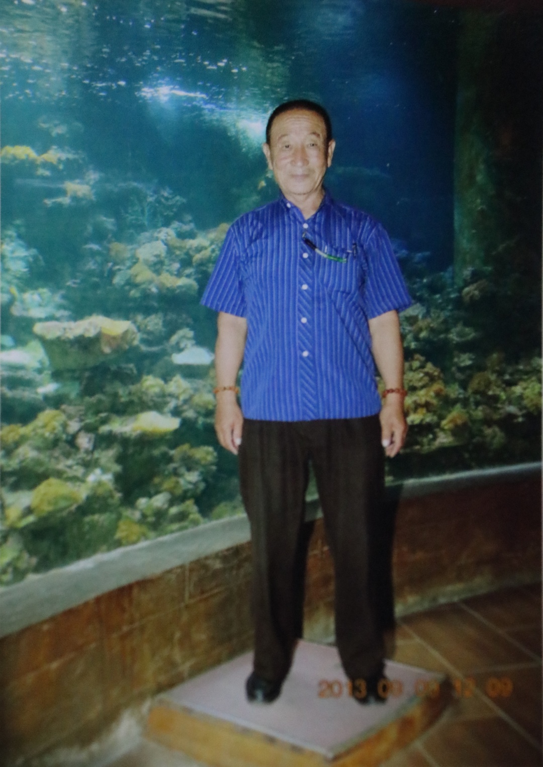 他把岁月写在砖墙上,密密麻麻的文字记录了他认认真真的一生 他把岁月写在砖墙上,密密麻麻的文字记录了他认认真真的一生