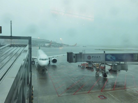 暴雨致广州白云机场部分航班延误