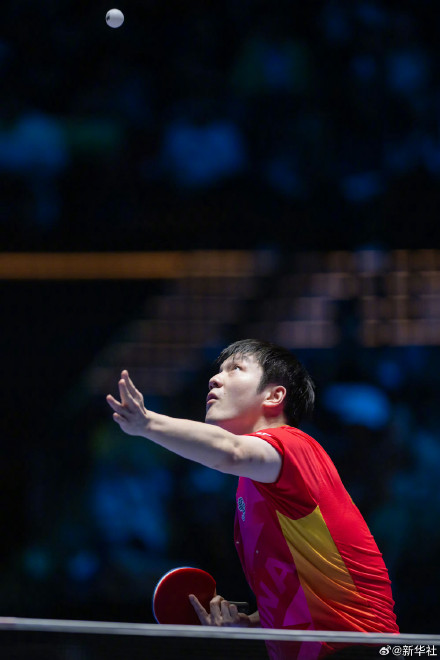 澳门国际乒联世界杯：樊振东晋级世界杯16强