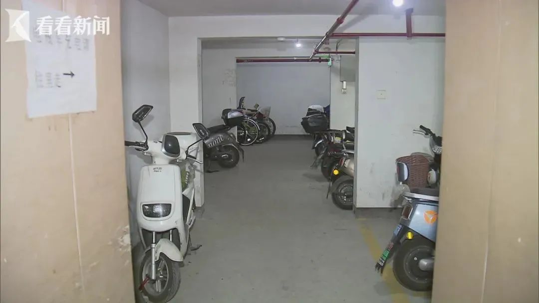 小区架空层成电瓶车充电站，居民吓坏！上海一周内4起火灾均与电瓶车相关，多人被拘