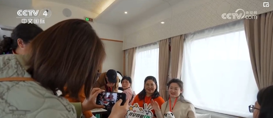 销售火热、热度升高!消费场景丰富多样 “五一”假期旅游市场活力迸发 销售火热、热度升高!消费场景丰富多样 “五一”假期旅游市场活力迸发