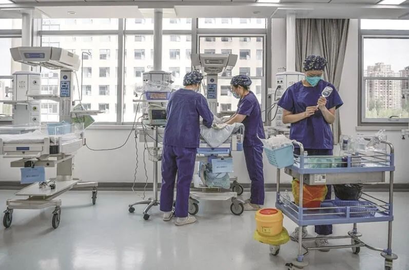 惊心动魄3小时！宁夏出生两天宝宝全身换血获新生