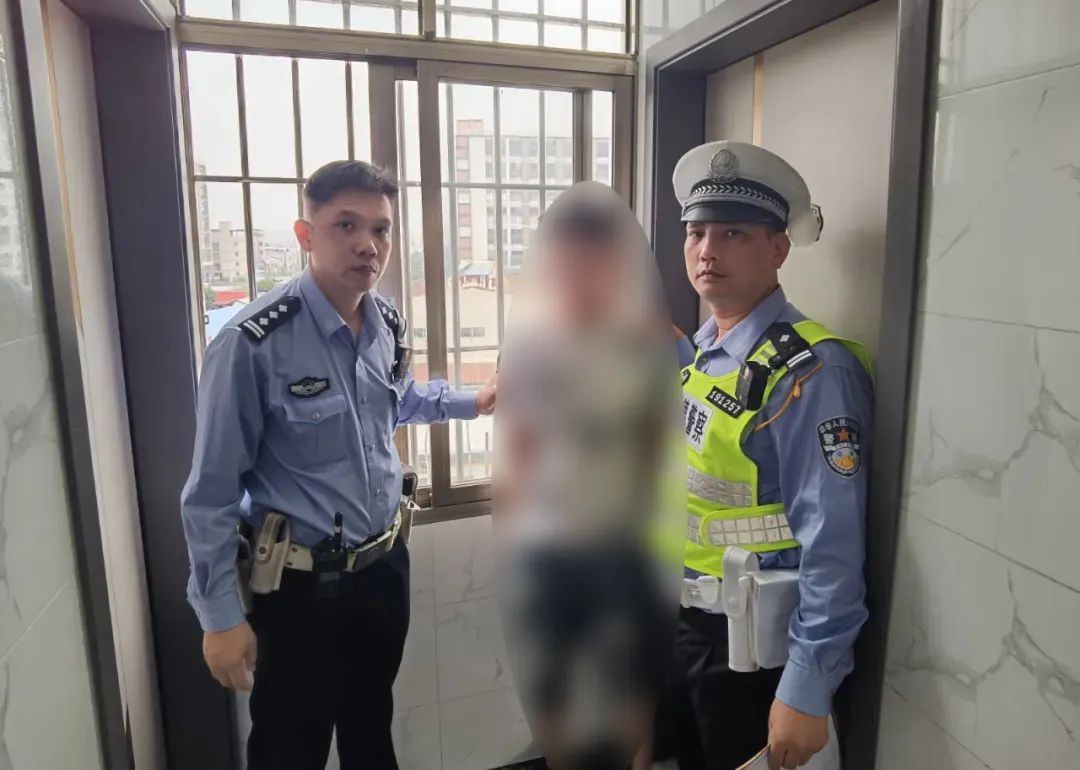 醉驾撞飞护栏伤及四车!司机还逃逸了…… 醉驾撞飞护栏伤及四车!司机还逃逸了……