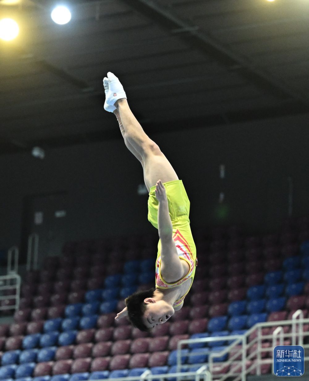 严浪宇获全国蹦床冠军赛男子网上个人冠军