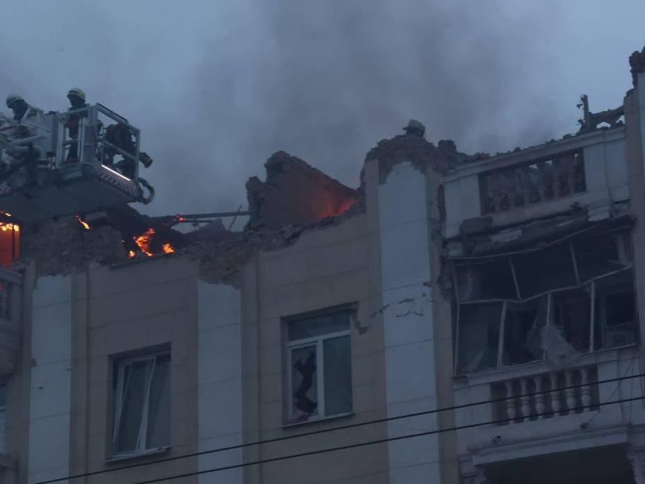 乌称第聂伯罗彼得罗夫斯克州遭袭 致2死15伤