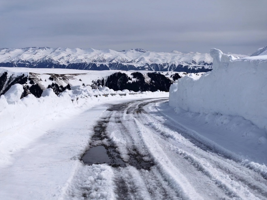 多图!为了独库公路复通,他们除雪有多拼 多图!为了独库公路复通,他们除雪有多拼