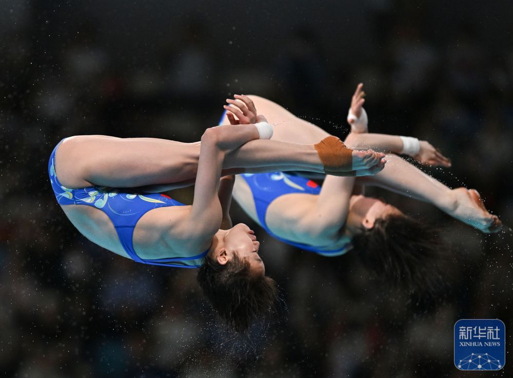 跳水世界杯总决赛：全红婵/陈芋汐女子双人10米台夺冠