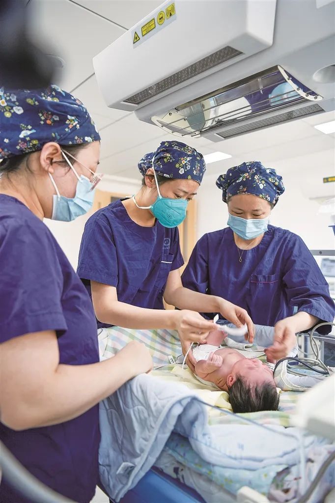 惊心动魄3小时！宁夏出生两天宝宝全身换血获新生