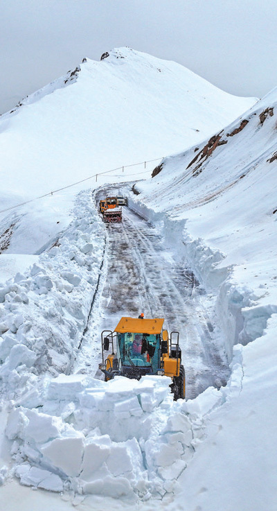 多图!为了独库公路复通,他们除雪有多拼 多图!为了独库公路复通,他们除雪有多拼
