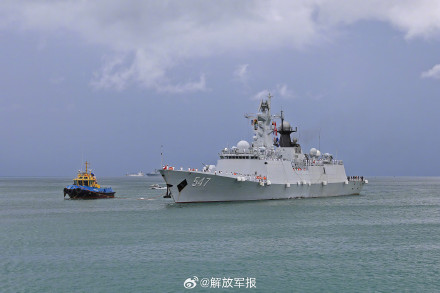 海军第45批护航编队抵达塞舌尔进行友好访问